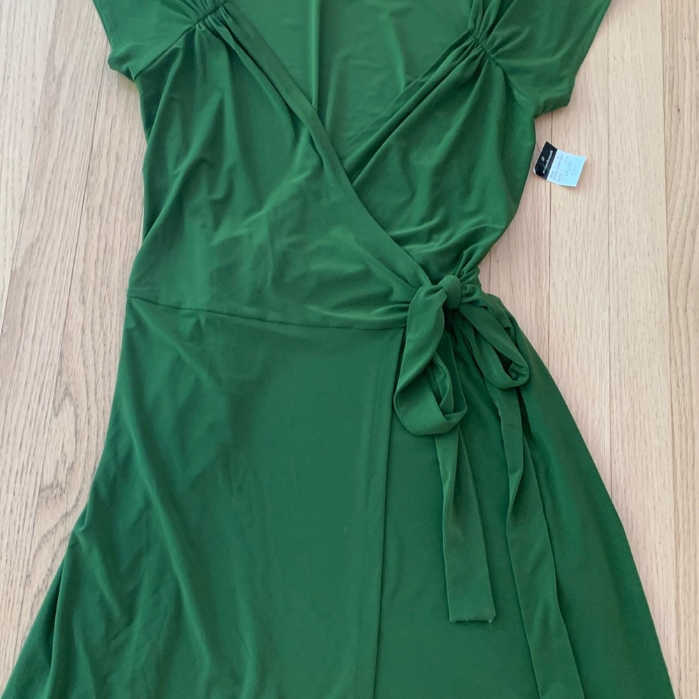 Norma Kamali Jersey Short Sleeve Wrap Dress Olive Green Size XXL NWT - Picture 4 of 13